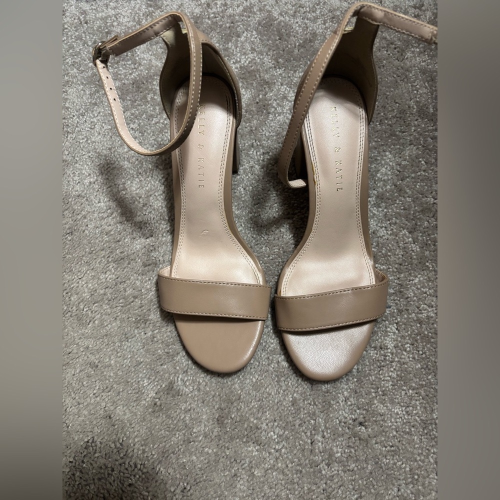 Kelly & Katie Nude Womens Renny Heeled Size 8M